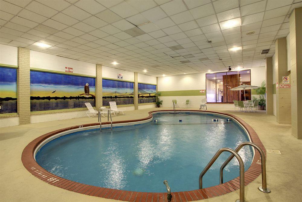 Eagle'S Nest Hotel & Conference Center Quincy Esterno foto
