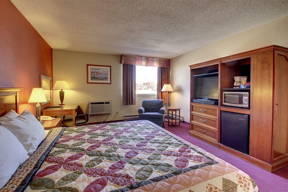 Eagle'S Nest Hotel & Conference Center Quincy Esterno foto
